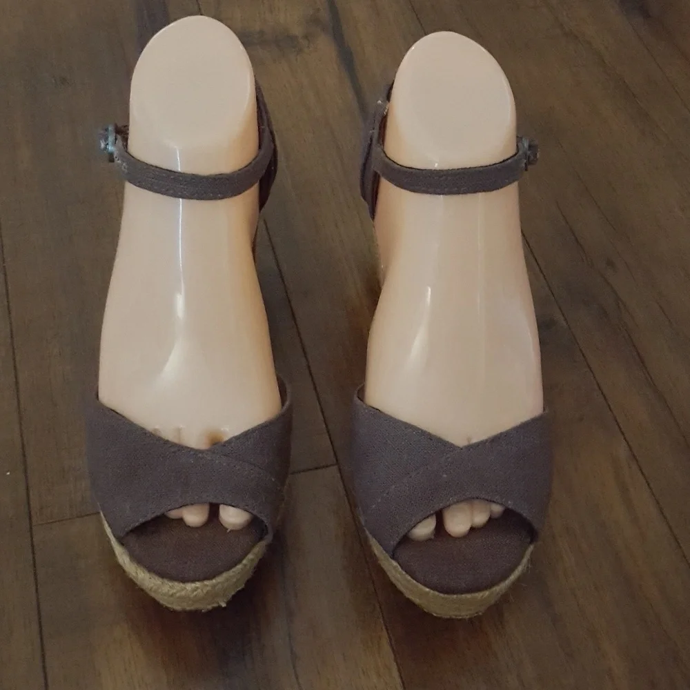 TOMS - Chocolate Brown Platform‎ Espadrilles